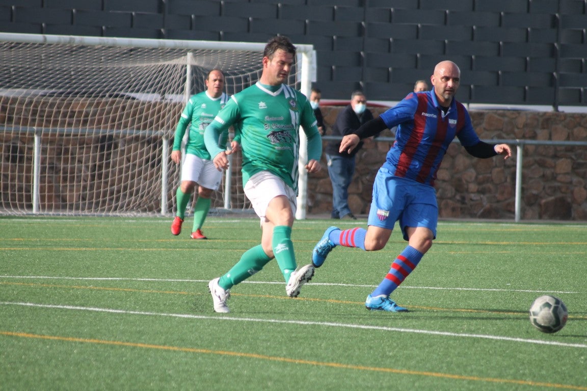 Fotos: Veteranos Valverde – CF Extremadura Veteranos