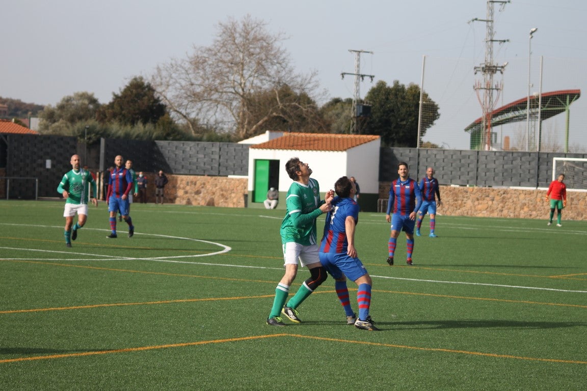 Fotos: Veteranos Valverde – CF Extremadura Veteranos