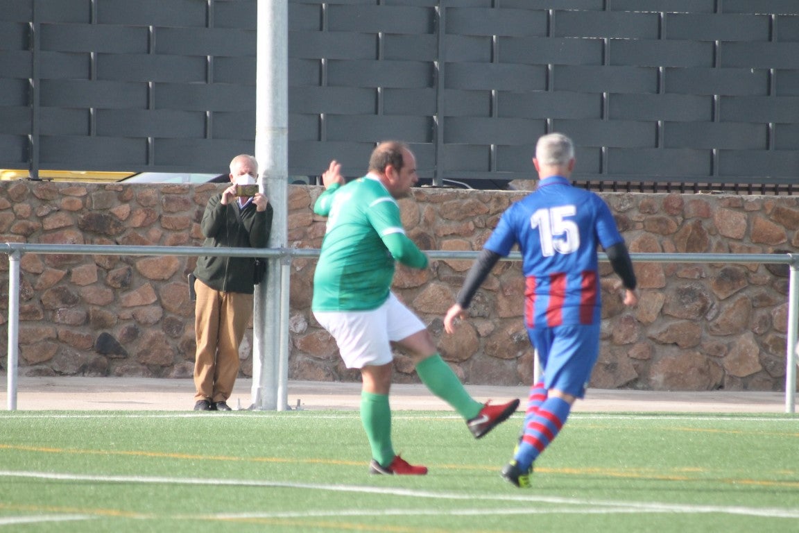 Fotos: Veteranos Valverde – CF Extremadura Veteranos