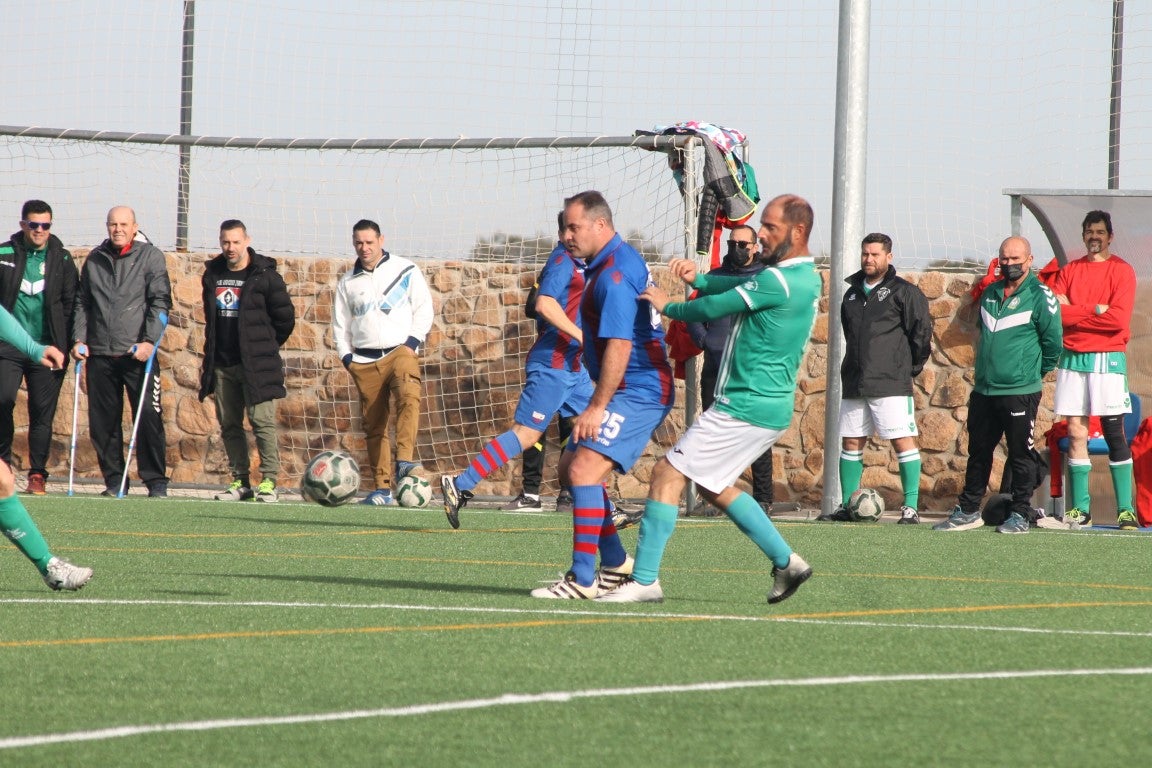 Fotos: Veteranos Valverde – CF Extremadura Veteranos