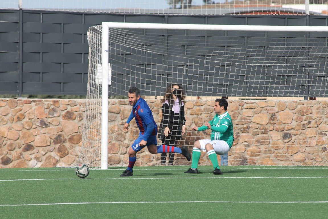 Fotos: Veteranos Valverde – CF Extremadura Veteranos
