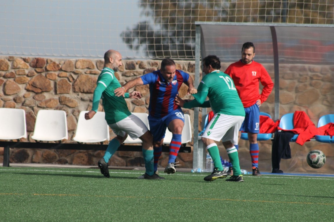 Fotos: Veteranos Valverde – CF Extremadura Veteranos