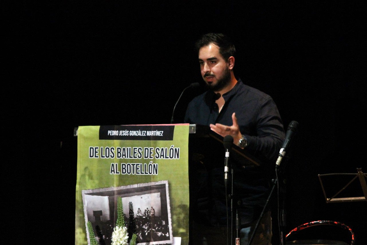 Fotos: Presentación del libro ‘De los bailes de salón al botellón’