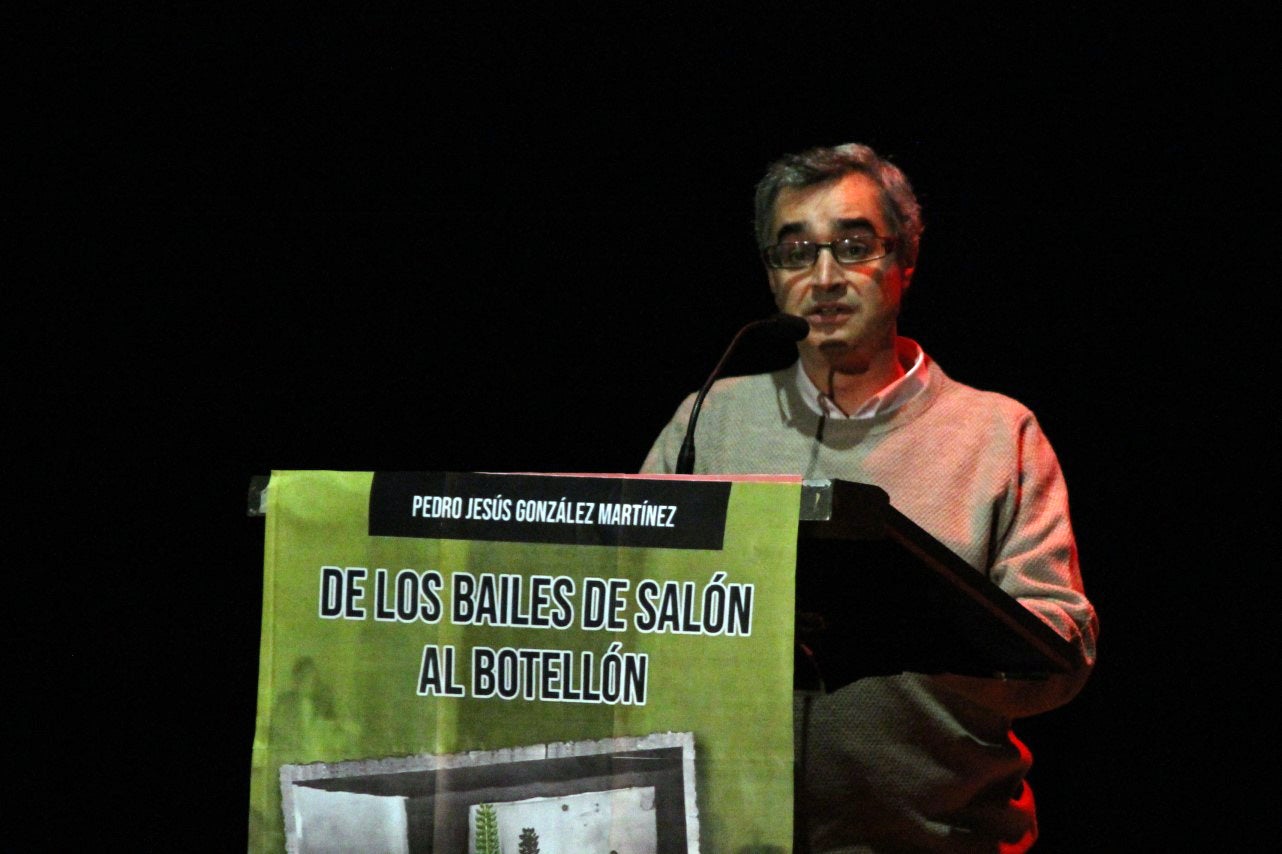 Fotos: Presentación del libro ‘De los bailes de salón al botellón’