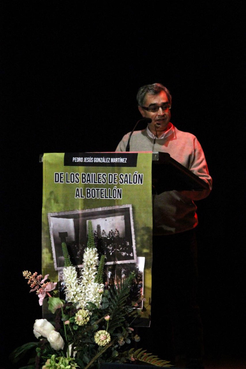 Fotos: Presentación del libro ‘De los bailes de salón al botellón’