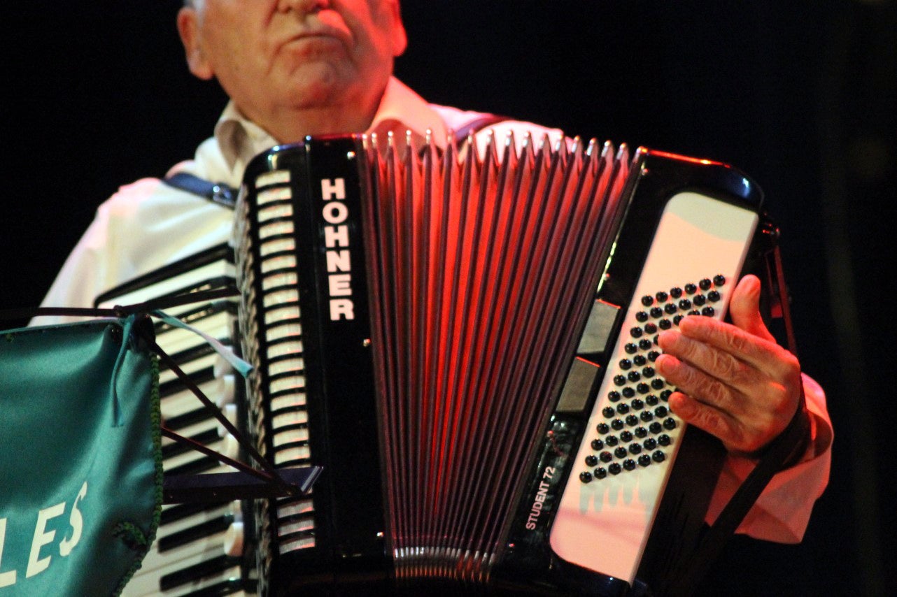 Fotos: Presentación del libro ‘De los bailes de salón al botellón’