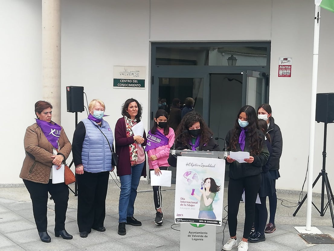 Fotos: Lectura del Manifiesto del Día Internacional de la Mujer