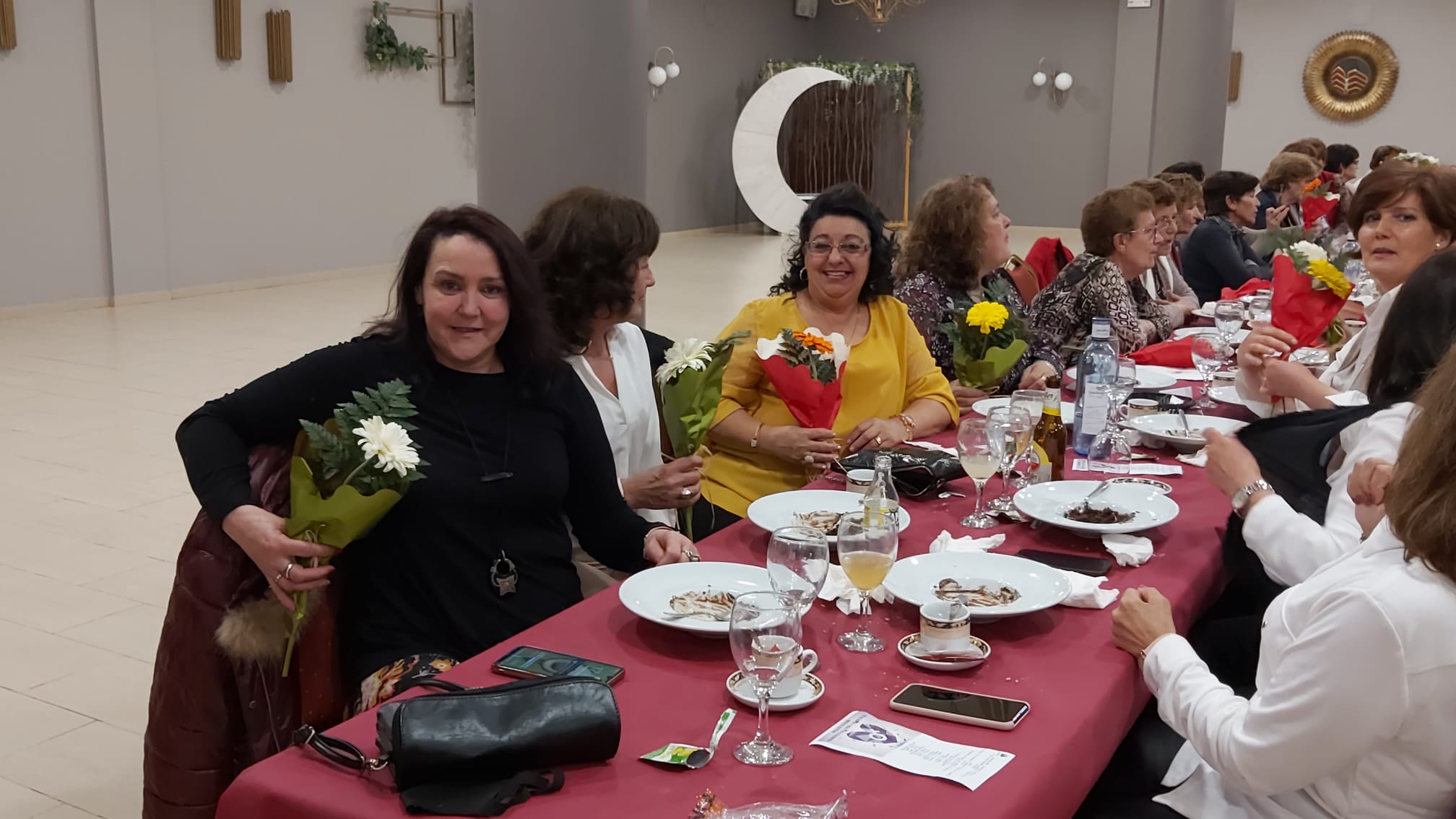 Fotos: Comida de convivencia de la Asociación de Mujeres