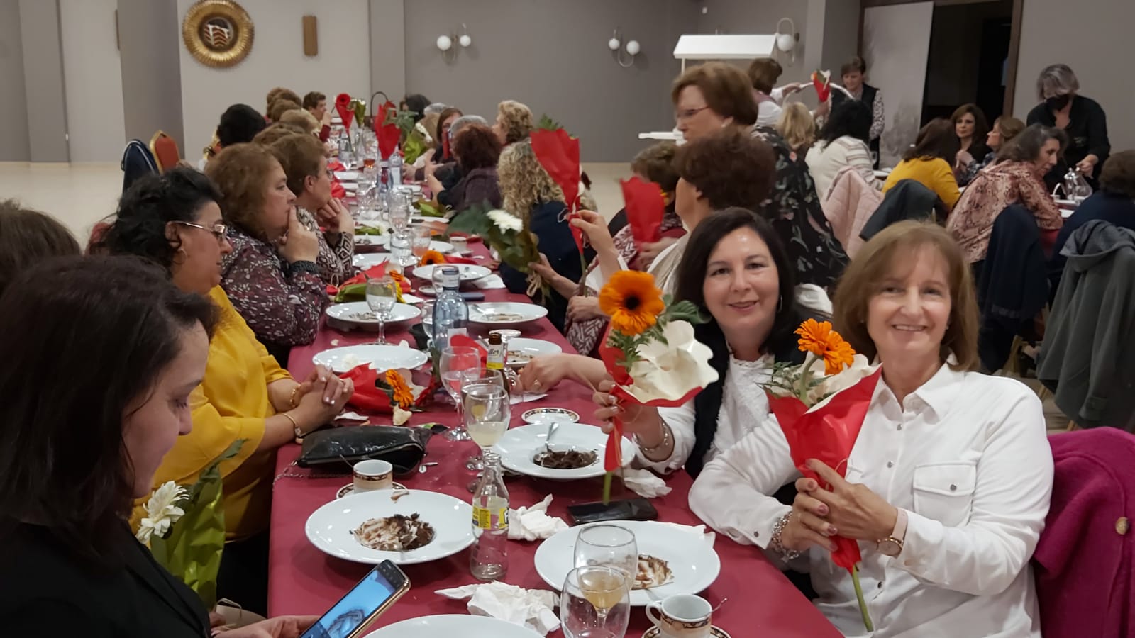 Fotos: Comida de convivencia de la Asociación de Mujeres