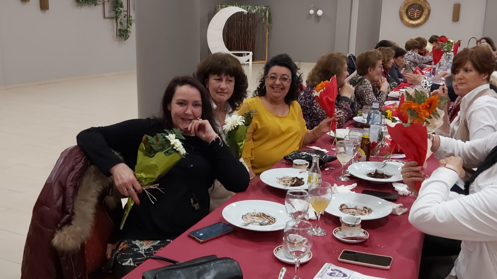 Fotos: Comida de convivencia de la Asociación de Mujeres