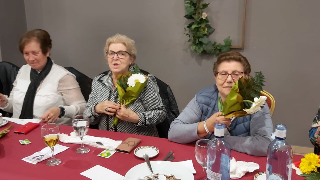 Fotos: Comida de convivencia de la Asociación de Mujeres