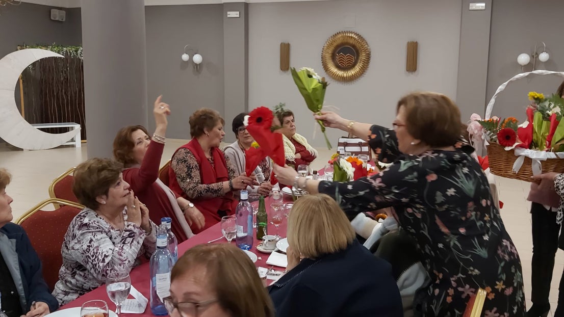 Fotos: Comida de convivencia de la Asociación de Mujeres