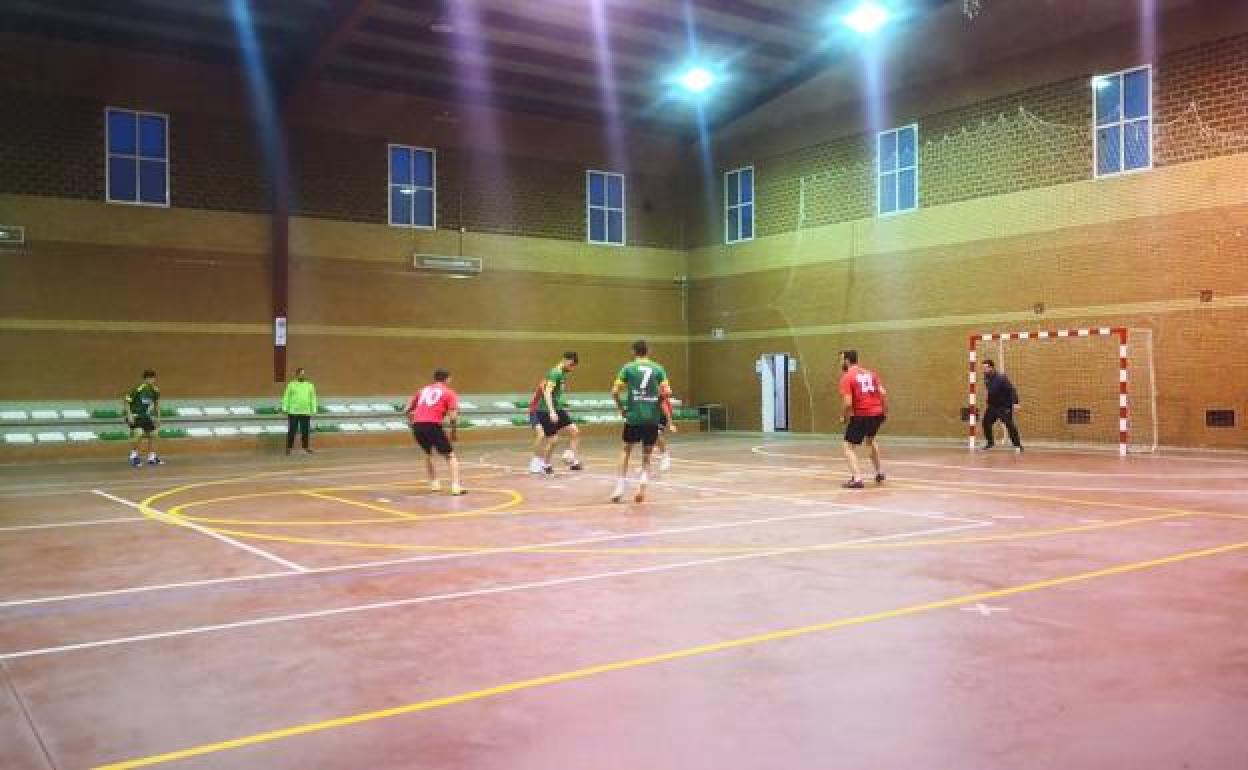 Fútbol Sala: Se disputa la 10ª jornada de liga del campeonato de invierno de fútbol sala tras la reforma del pabellón polideportivo