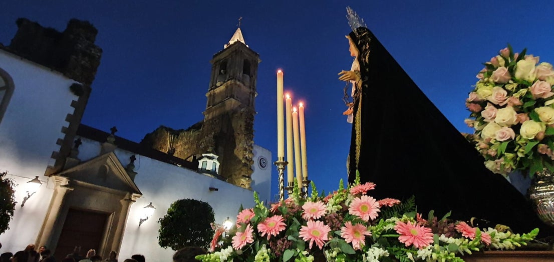 Fotos: Procesión de Jesús Nazareno y Nuestra Señora de los Dolores