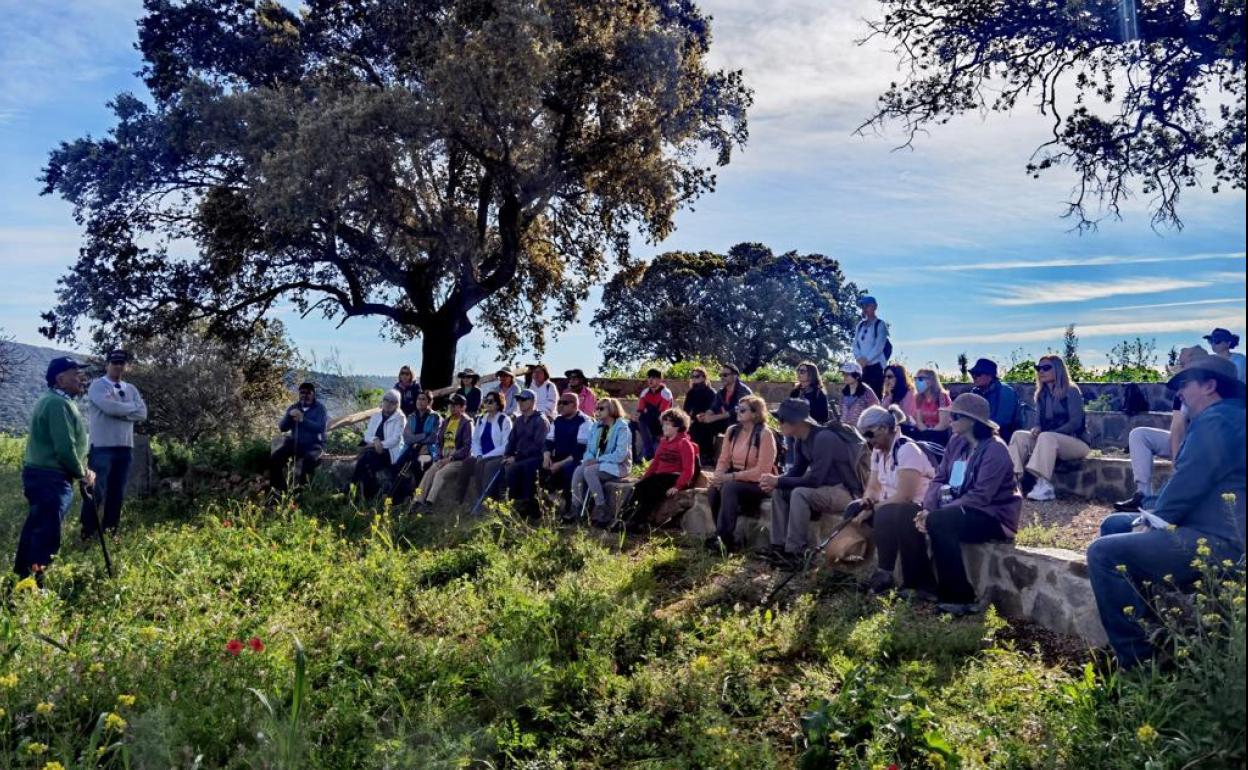 El Rebeallo: Se celebra una nueva ruta por el Parque Arqueológico y Natural El Rebellao