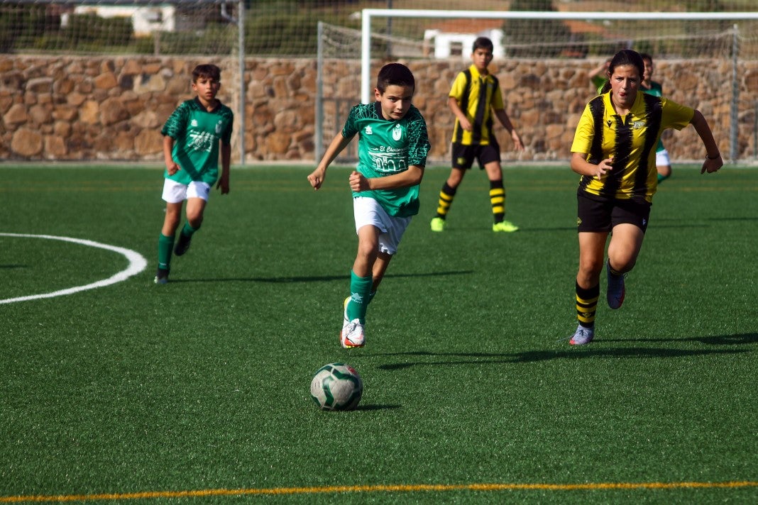Fotos: Alevines A EMD Valverde - Escuela Guadalupe