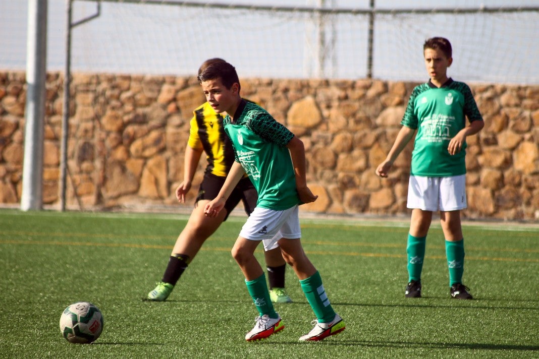 Fotos: Alevines A EMD Valverde - Escuela Guadalupe