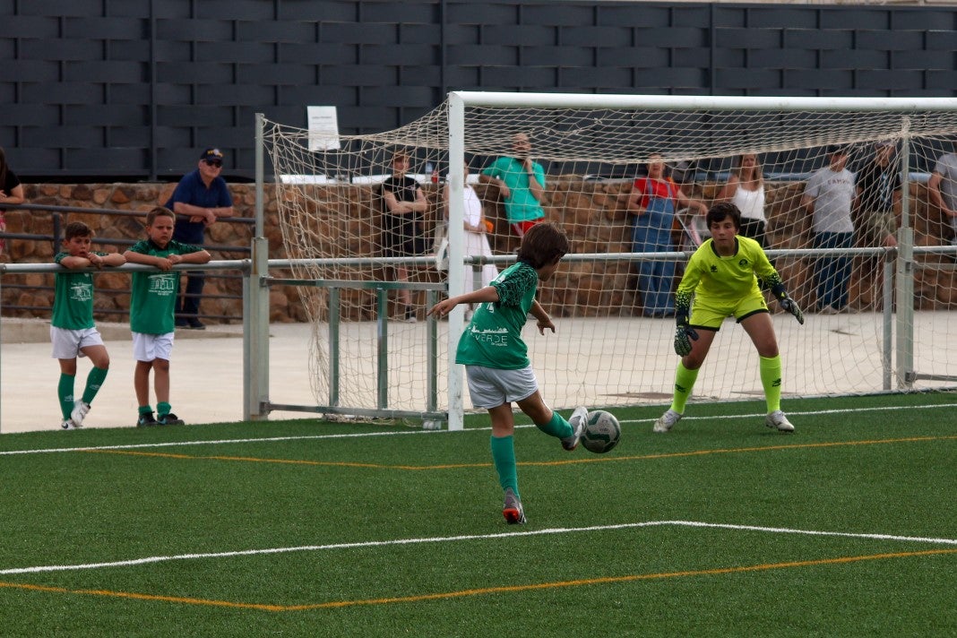 Fotos: Alevines B EMD Valverde – AD Hispanolusa