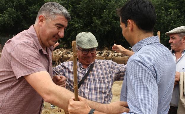 Imagen. Alegría tras encerrar al rebaño un año más
