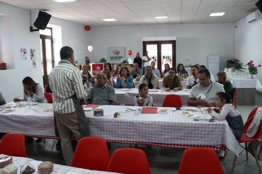 Fotos: XI 'Vive la Trashumancia' y III 'Feria del Queso Artesano' (V)