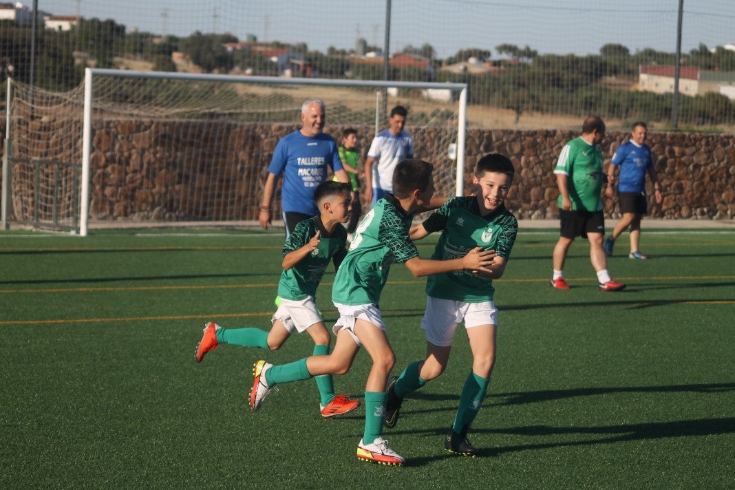 Fotos: Clausura de la temporada 2021-2022 en fútbol base (I)