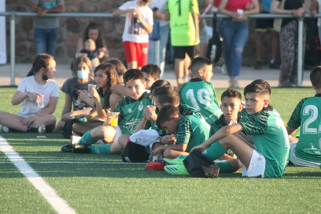 Fotos: Clausura de la temporada 2021-2022 en fútbol base (II)