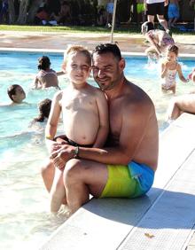Imagen secundaria 2 - Algunas imágenes en este primer día de apertura de la piscina