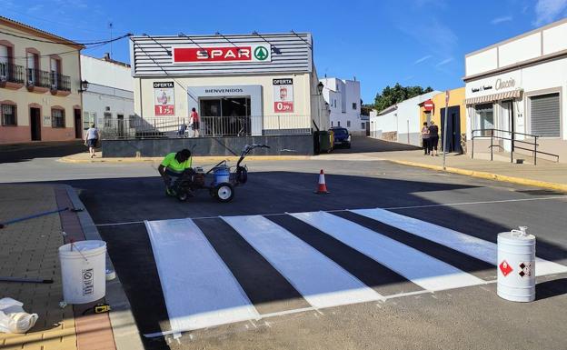 Imagen principal - Trabajos de Pintura en el Llano de Lagar y otras zonas de Valverde de Leganés