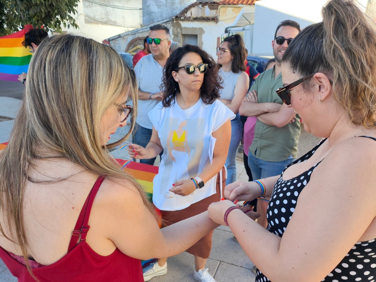 Fotos: Lectura del manifiesto en Conmemoración del Día Internacional del Orgullo LGTBI+