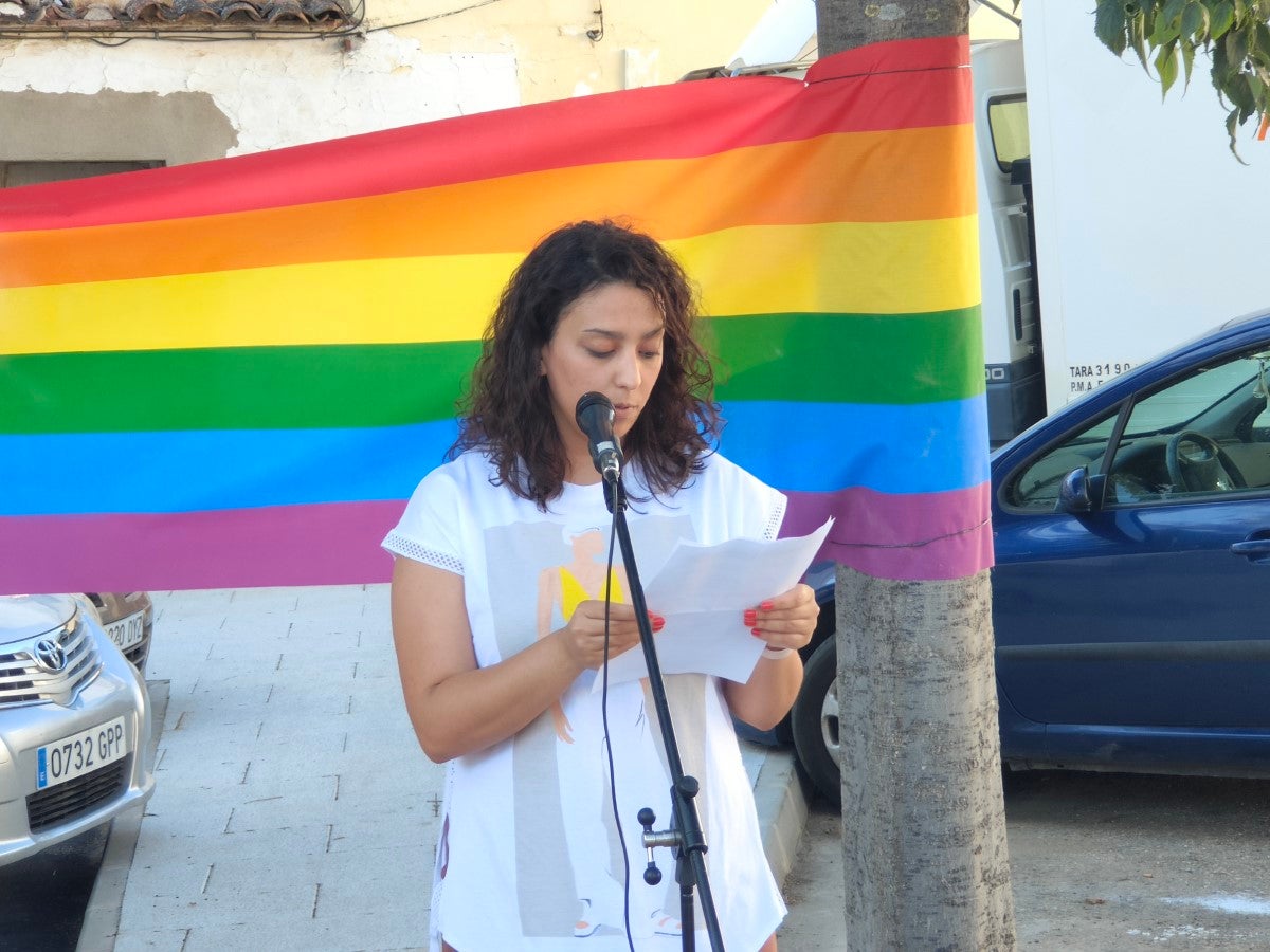 Fotos: Lectura del manifiesto en Conmemoración del Día Internacional del Orgullo LGTBI+