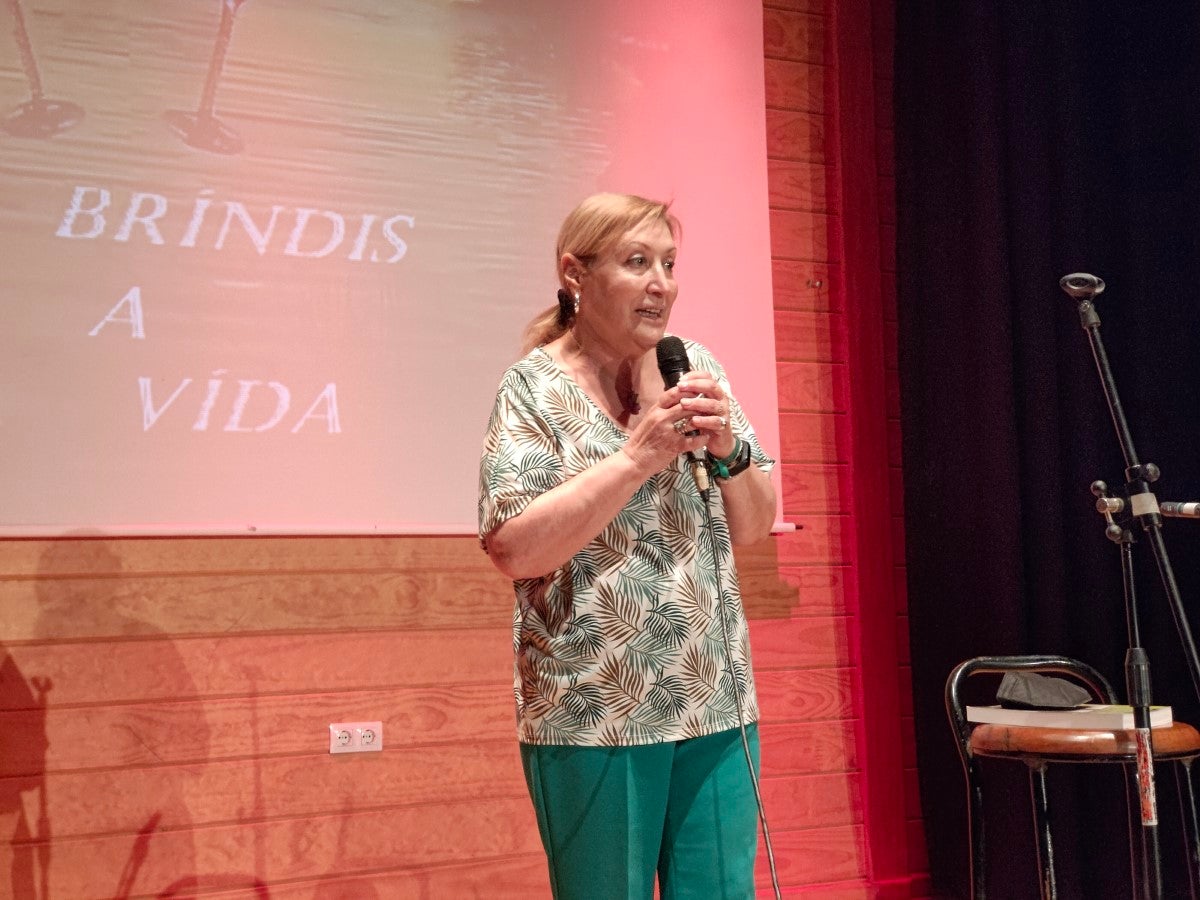 Fotos: Entrega de la recaudación de la venta del libro 'De los bailes de salón al botellón'