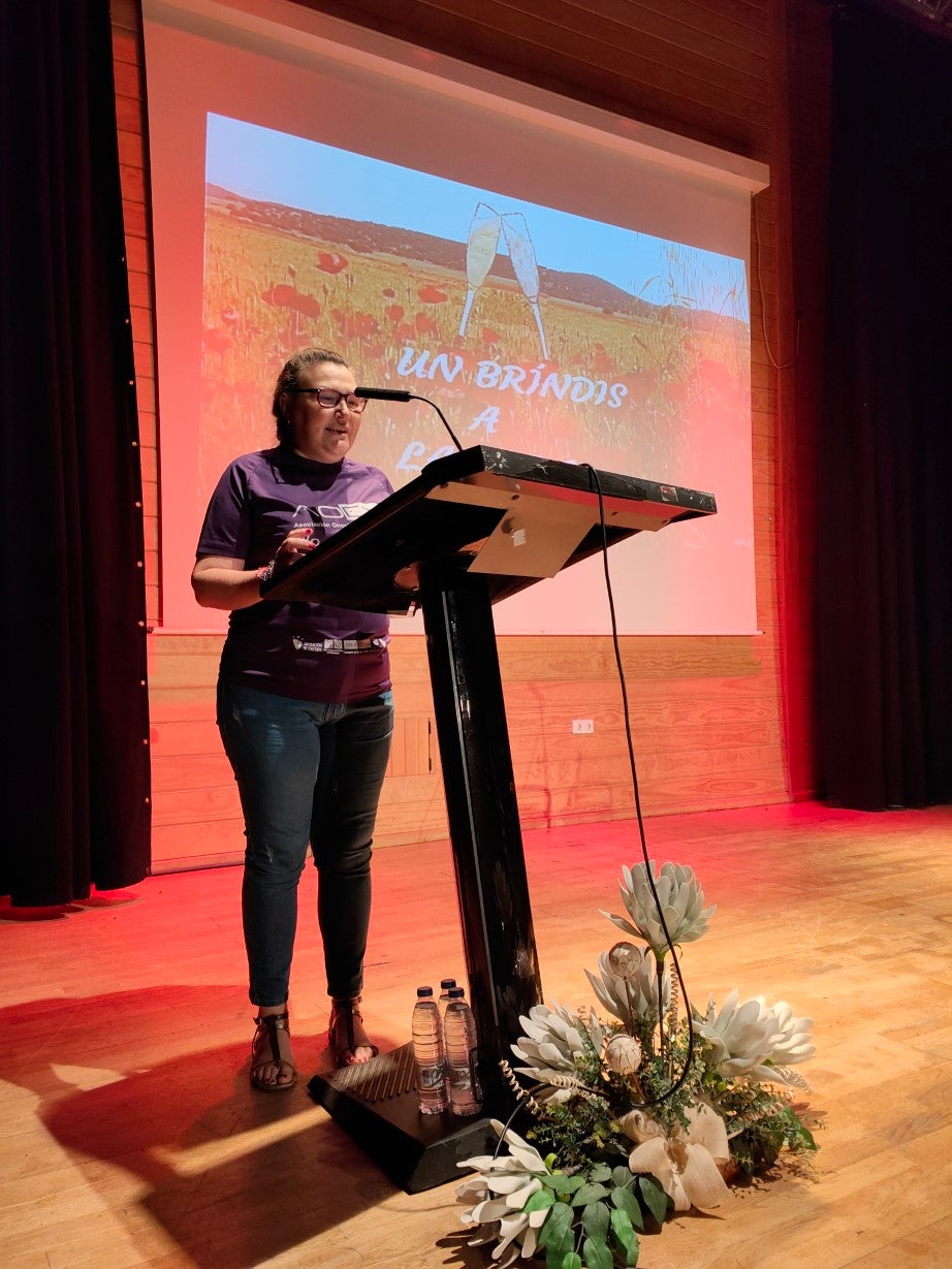 Fotos: Entrega de la recaudación de la venta del libro 'De los bailes de salón al botellón'
