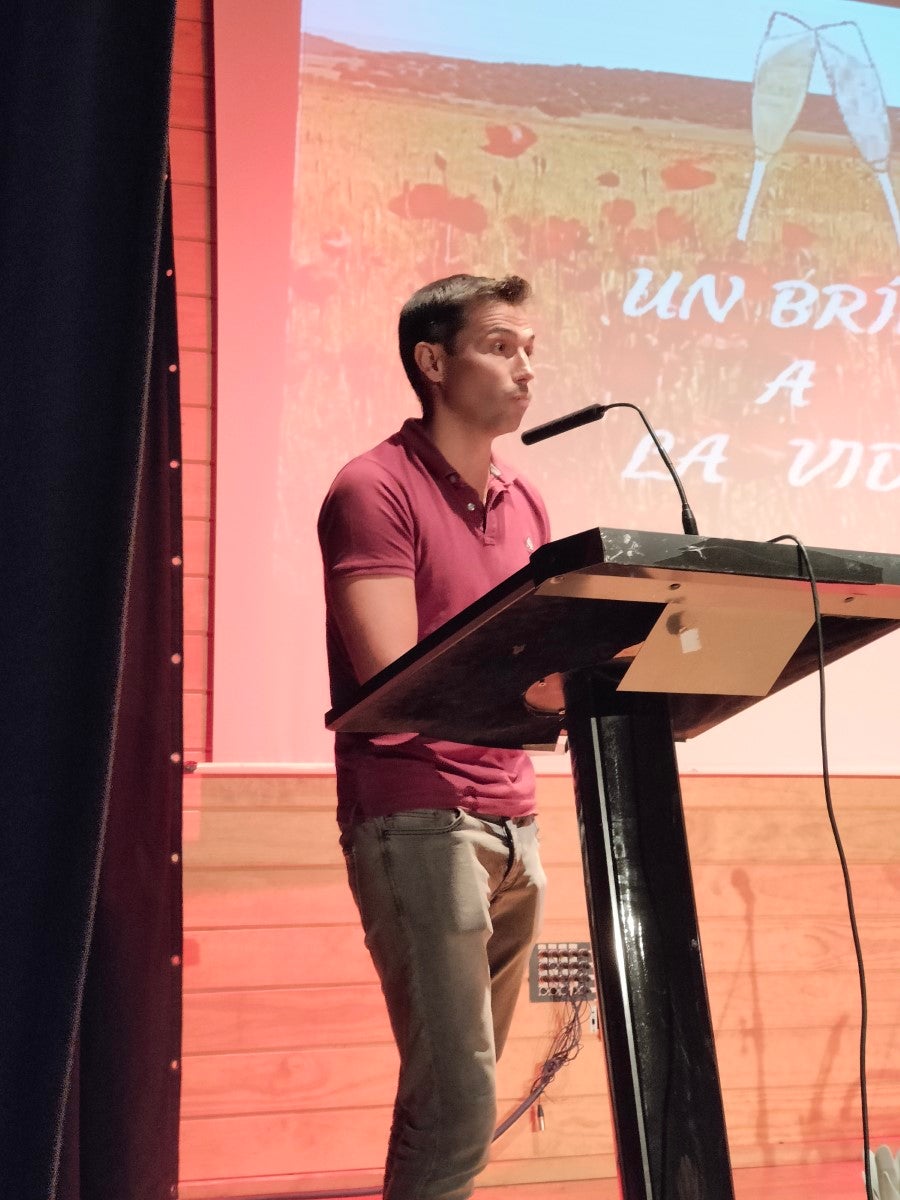 Fotos: Entrega de la recaudación de la venta del libro 'De los bailes de salón al botellón'