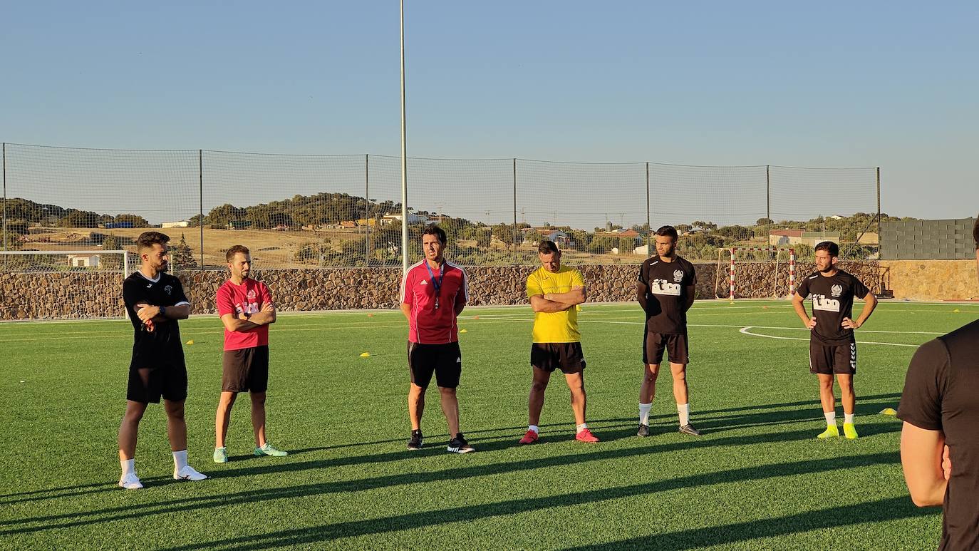 Fotos: Primer entrenamiento del Racing Valverdeño