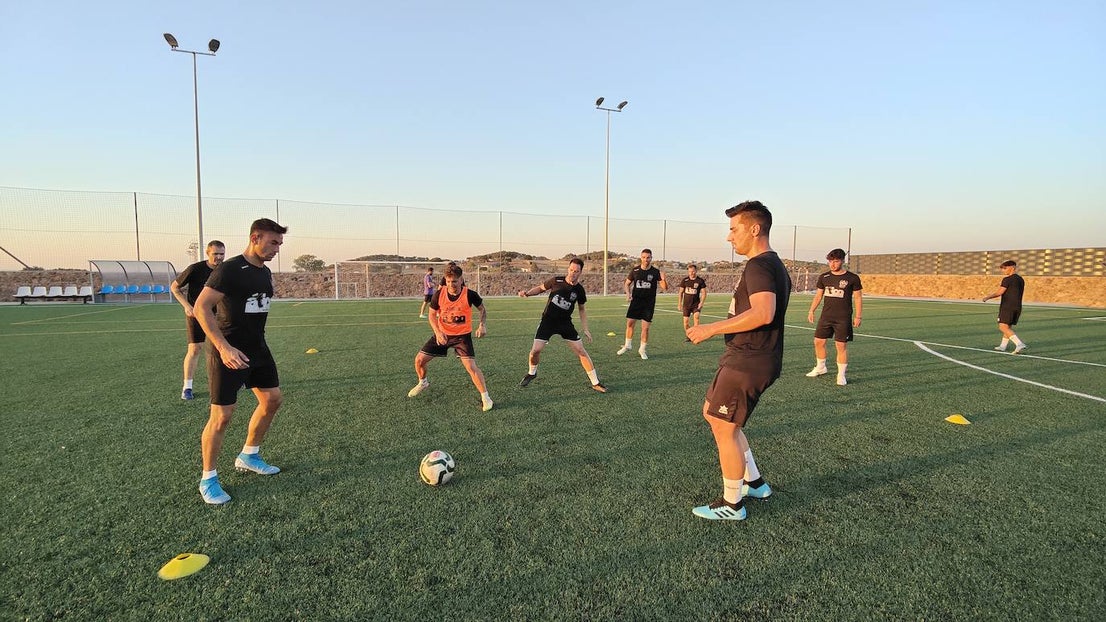 Fotos: Primer entrenamiento del Racing Valverdeño