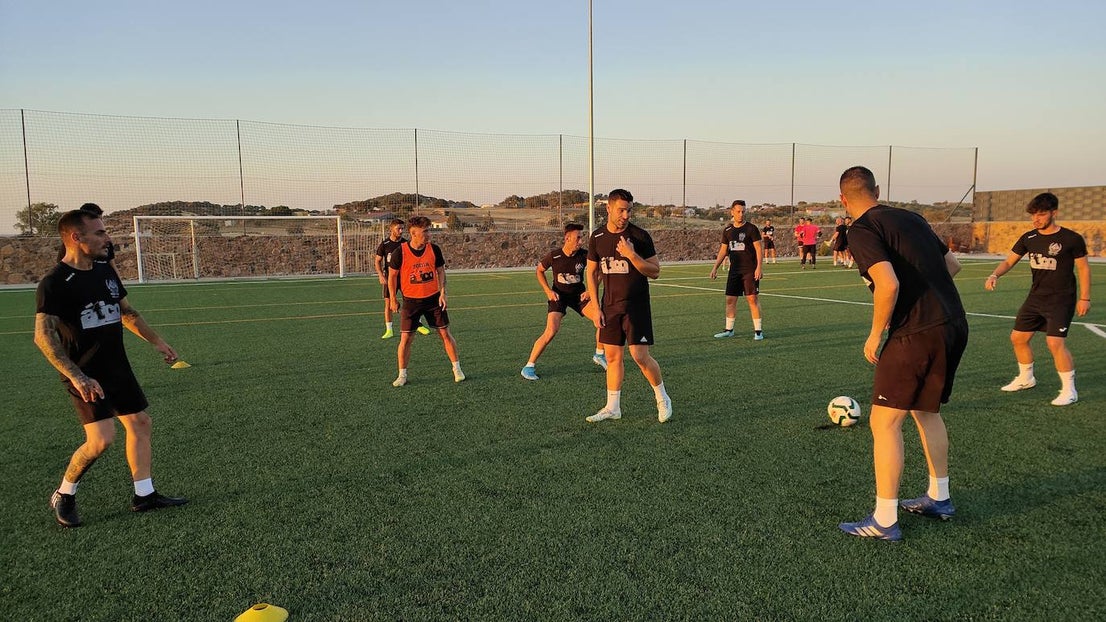 Fotos: Primer entrenamiento del Racing Valverdeño