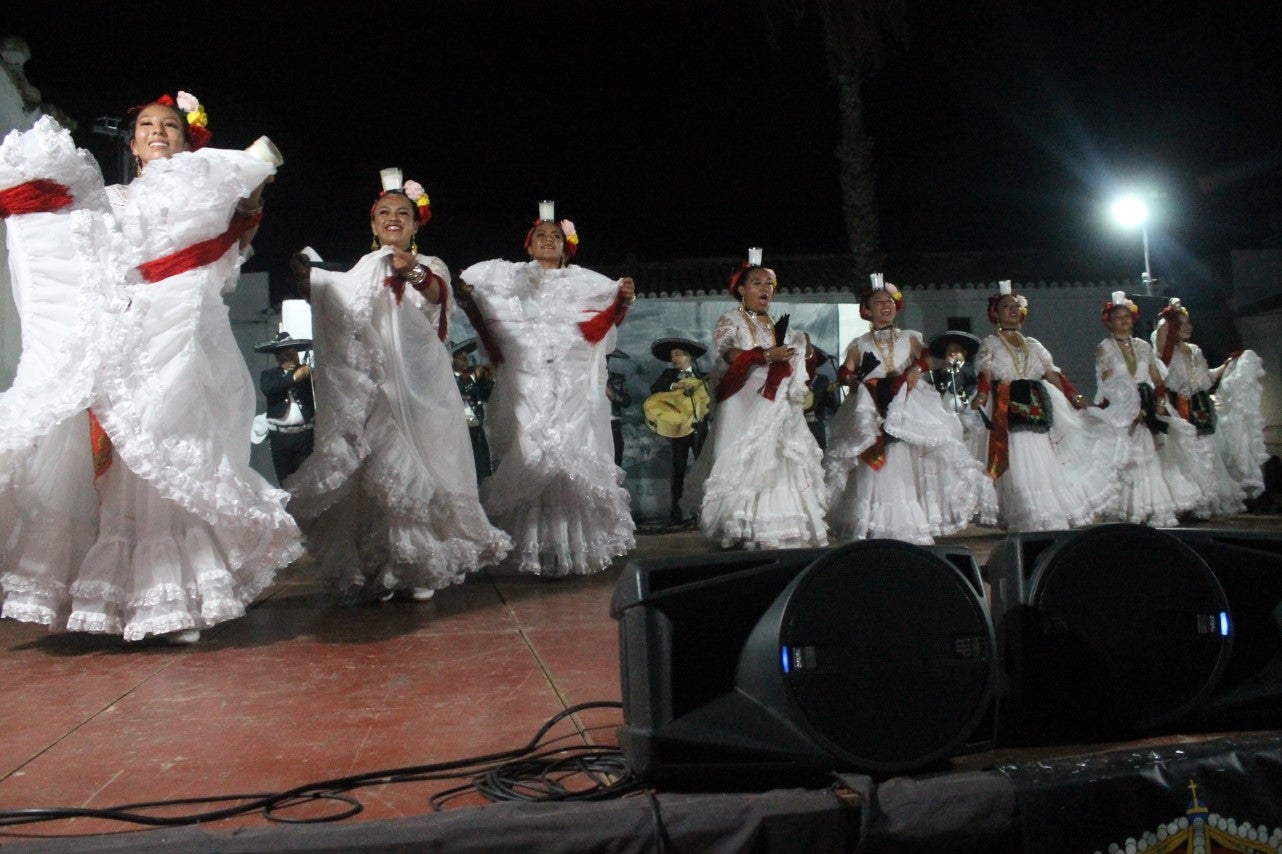 Fotos: Festival Folklórico de los Pueblos del Mundo de Extremadura (II)