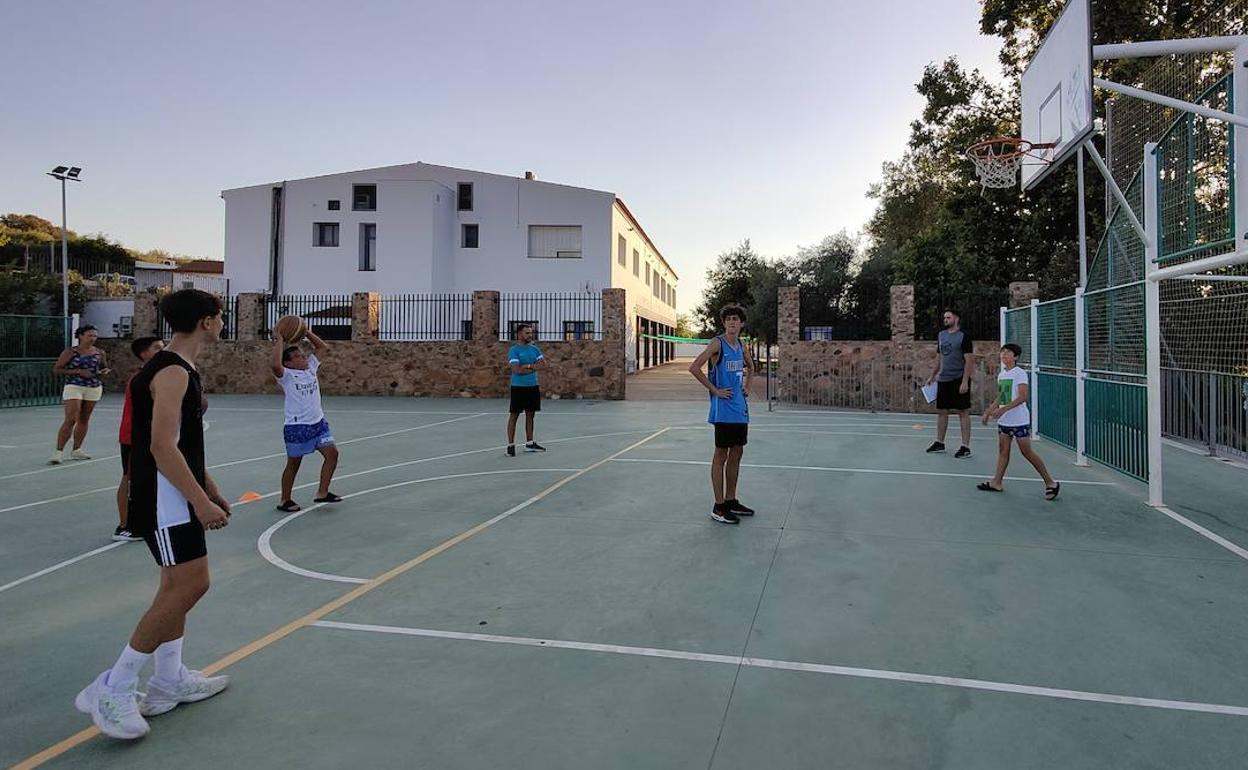 Baloncesto: El ayuntamiento apuesta por el baloncesto con la creación de un equipo