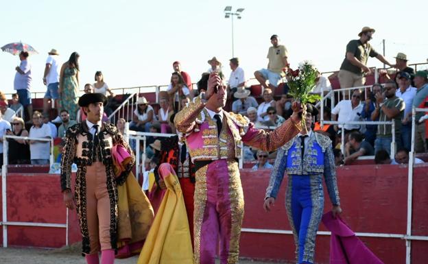 Ferias de Agosto: Tarde triunfal para el novillero valverdeño Tulio Salguero