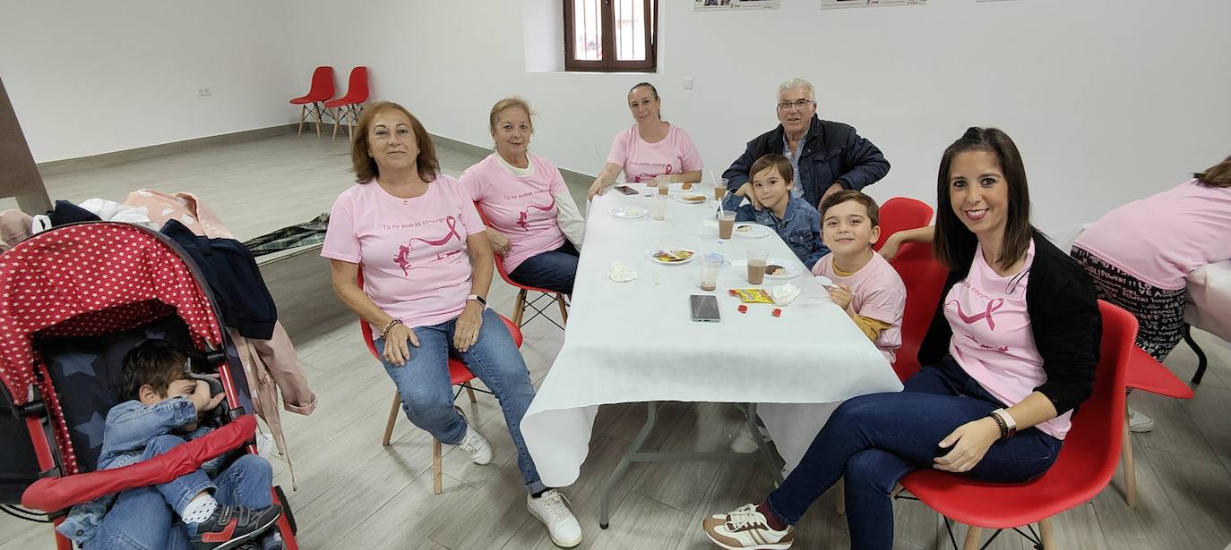 Fotos: Merienda Solidaria de la Semana contra el Cáncer de Mama