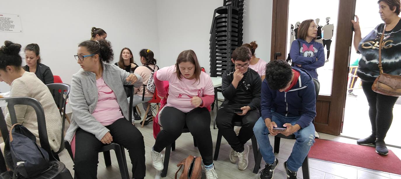 Fotos: Merienda Solidaria de la Semana contra el Cáncer de Mama