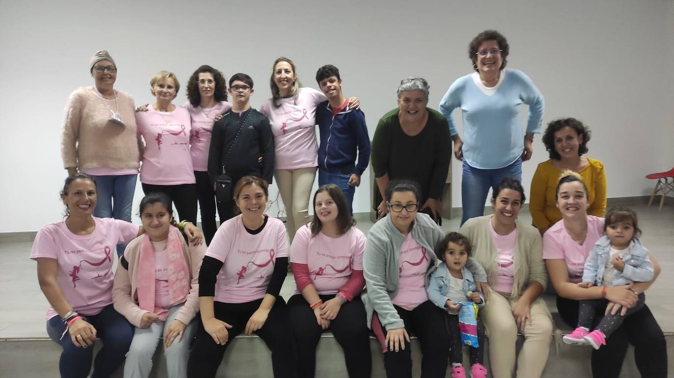 Fotos: Merienda Solidaria de la Semana contra el Cáncer de Mama