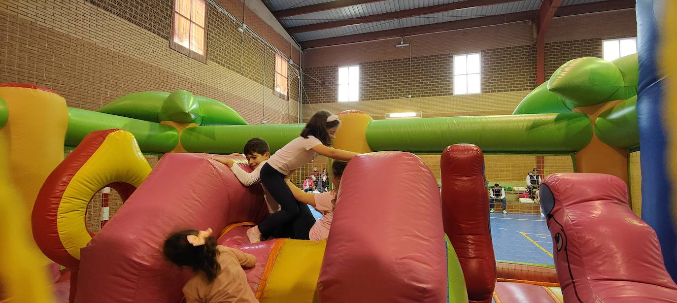 Fotos: Concentración Deportiva en la Semana contra el Cáncer de Mama