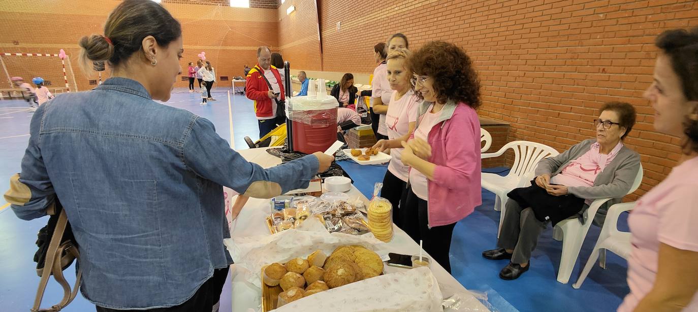 Fotos: Concentración Deportiva en la Semana contra el Cáncer de Mama