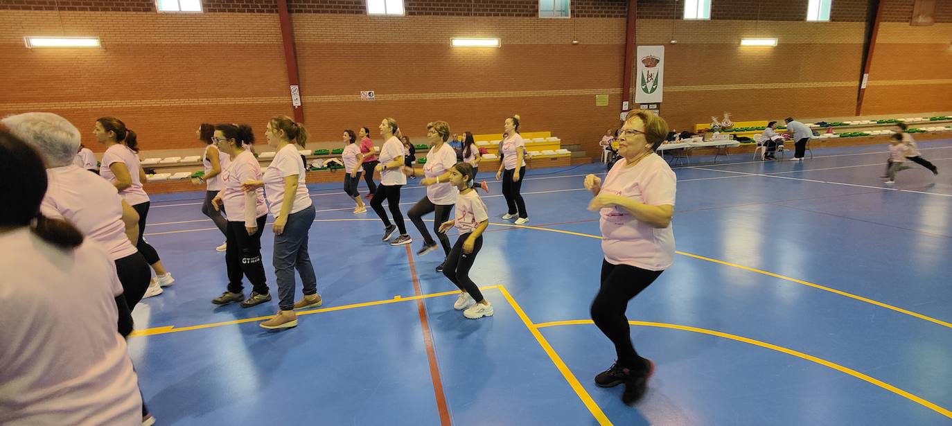 Fotos: Concentración Deportiva en la Semana contra el Cáncer de Mama