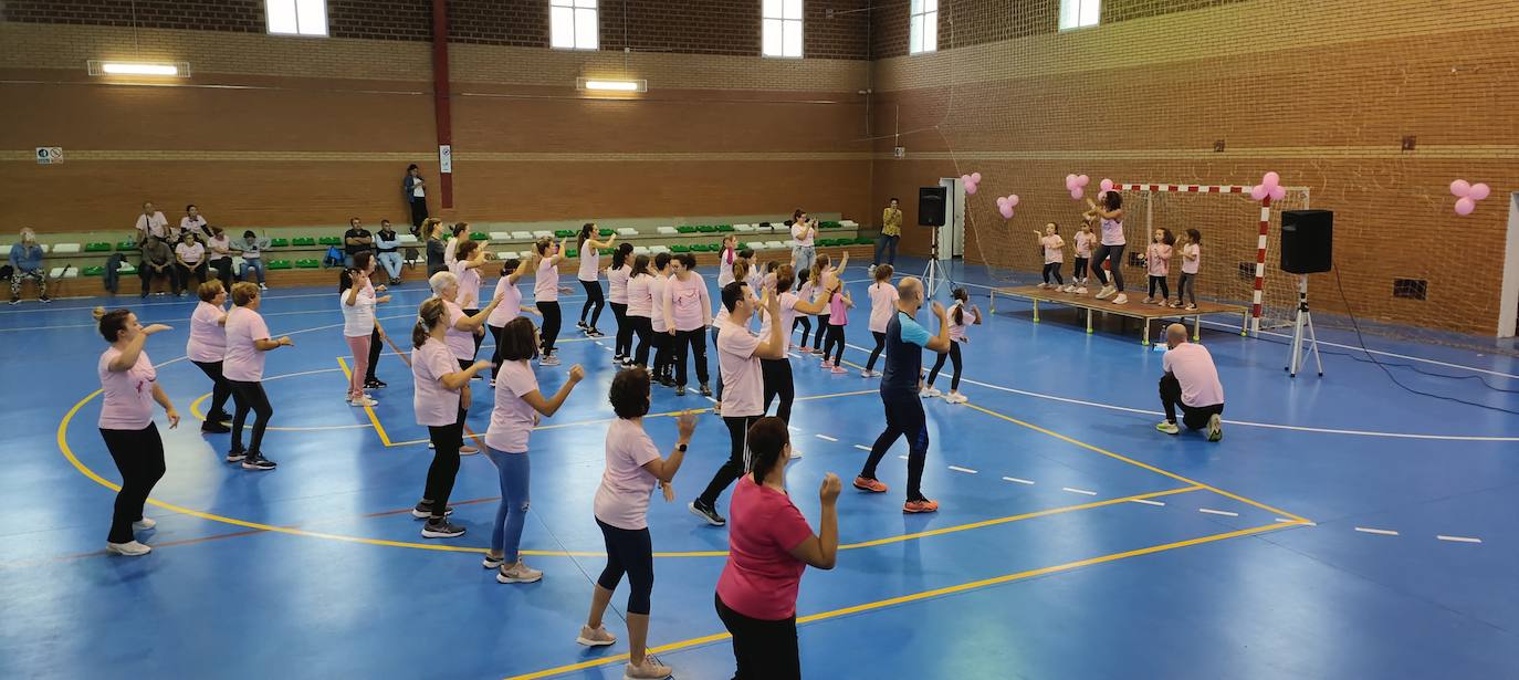 Fotos: Concentración Deportiva en la Semana contra el Cáncer de Mama