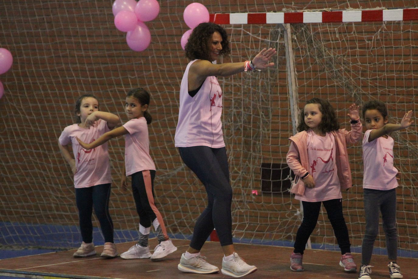 Fotos: Concentración Deportiva en la Semana contra el Cáncer de Mama