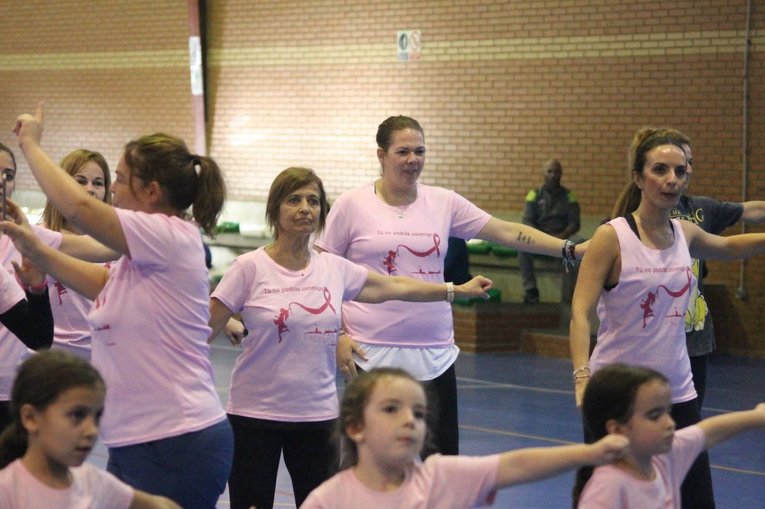 Fotos: Concentración Deportiva en la Semana contra el Cáncer de Mama