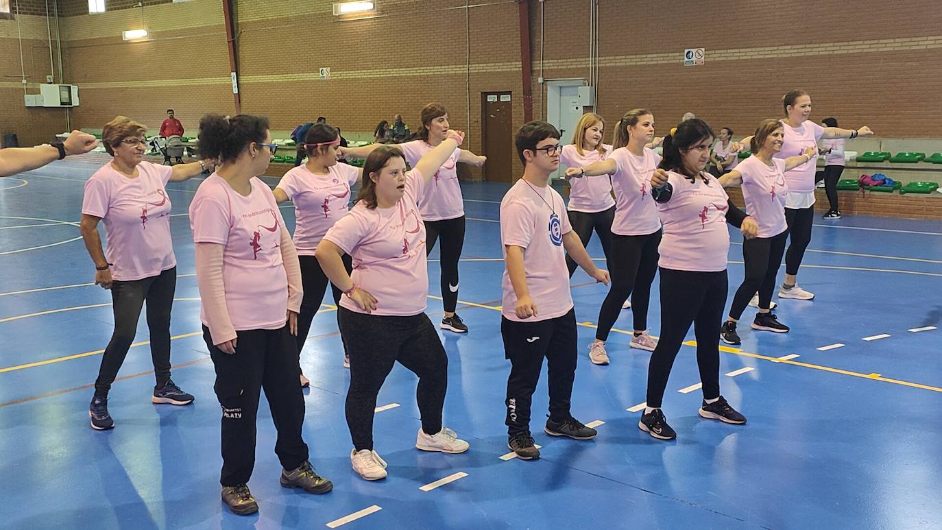 Fotos: Concentración Deportiva en la Semana contra el Cáncer de Mama