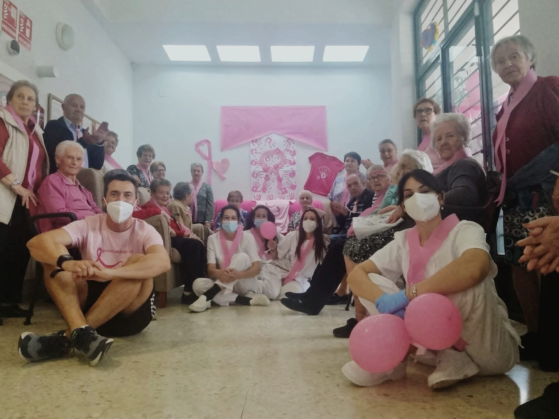 Fotos: Lucha contra el Cáncer de mama en el Centro de Día y el Centro de Educación Infantil